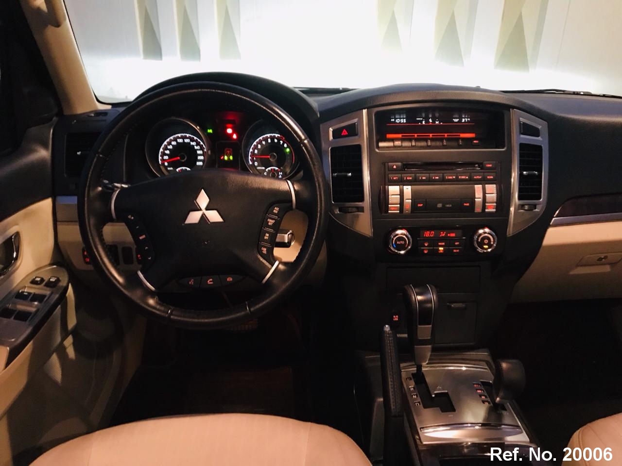  Mitsubishi / Pajero Stock No. 20006